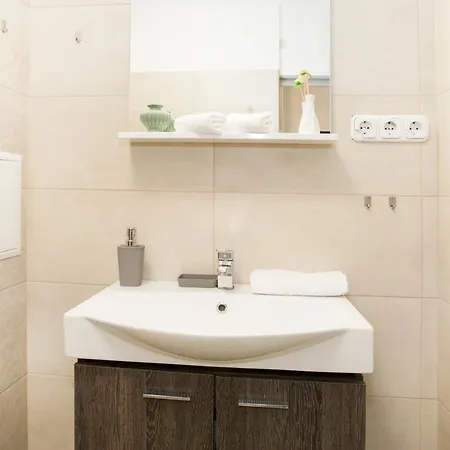 Apartment Hanna Studio Is In The Heart Of Pest Broadway