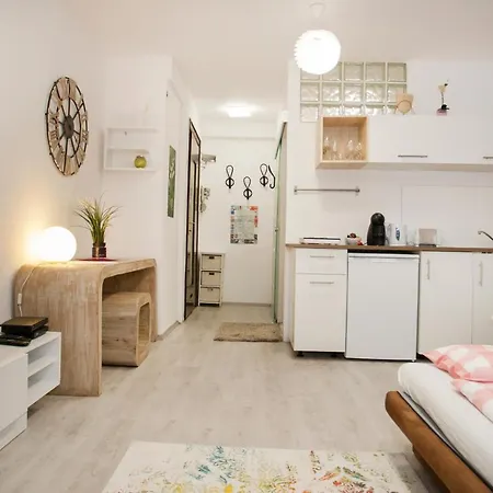 Hanna Studio Is In The Heart Of Pest Broadway Budapest