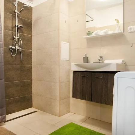 Apartment Hanna Studio Is In The Heart Of Pest Broadway Budapest