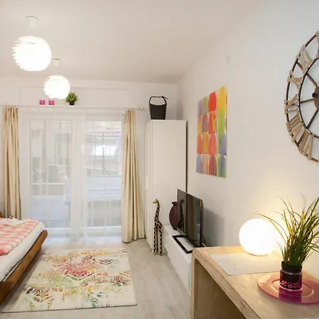Hanna Studio Is In The Heart Of Pest Broadway Apartment *